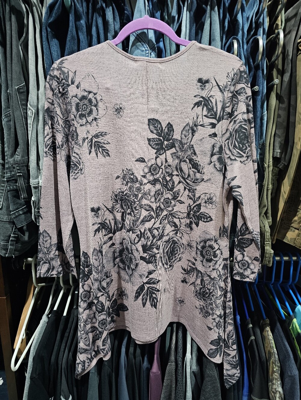 NWT G Collection Pink Mauve Floral Asymmetrical High Low Hem Top 3/4 Sleeve - Picture 7 of 11